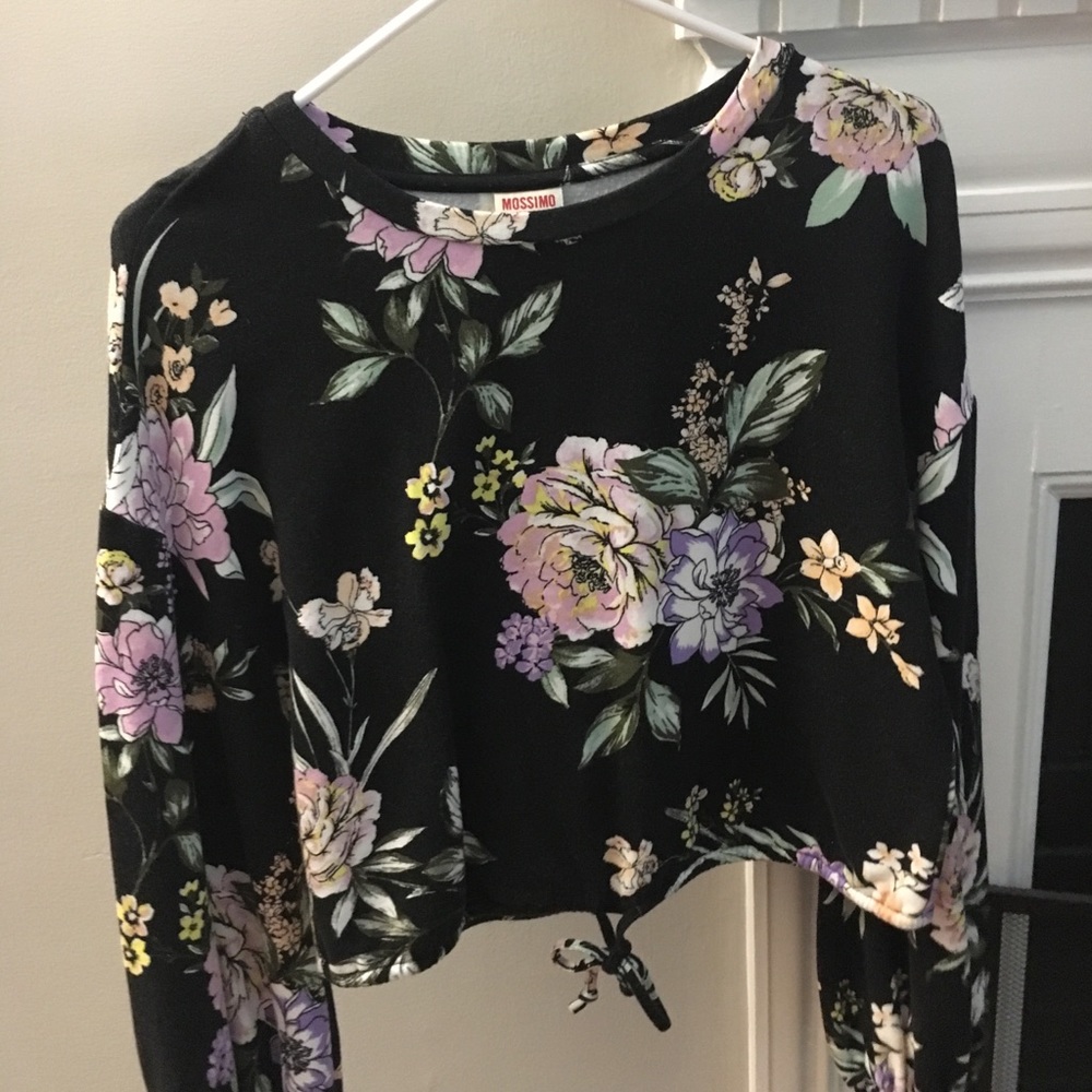 Cute cropped sweatshirt